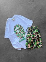 BEYAZ YEŞİL DENİZ ŞORTLU BAPE TAKIM