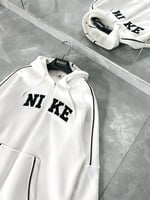 Biyeli Beyaz Nike Hırka