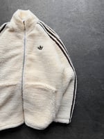 KREM ŞERİTLİ ADİDAS PELUŞ CEKET