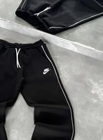 Siyah Biyeli Nike Eşofman