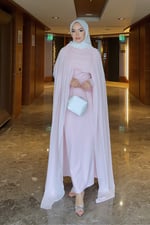 Mary Elbise - Pembe