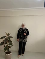 NAKIŞ  İŞLEMELİ FERMUARLI TAKIM