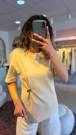 Toka Detaylı Asimetrik Tshirt