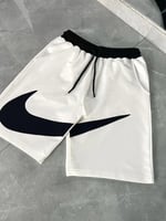 Beyaz Ön Nakış Nike Şort