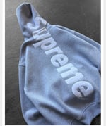GRİ SIRT NAKIŞ SUPREME SWEAT