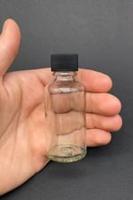 12 Adet Şeffaf Cam Shot Şişesi Sızdırmaz Siyah Plastik Kapaklı Kolonya Koku Süs Çok Amaçlı Şişe 30ml