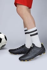 28524 Siyah Çim Halı Saha Krampon Futbol Ayakkabısı