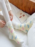 3'lü Peluş Kışlık Yumuşak Yünlü Kokulu Kalpli Pembe-Beyaz-Sarı Uyku Çorabı Tek Beden