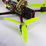 8 adet 3 Bıçaklı Sahne Yüksek Hızlı Pervaneler, Yarış Çerçevesi için 7 inç 180 mm CW CCW FPV Drone 2206-1500kv Motorlar, GEMFAN 7040 (Sarı ve Kırmızı)
