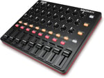 Akai Professional MIDIMIX - USB MIDI Controller Mikseri Atanabilir ve Ana Kısıcılara Sahip, 24 Düğme ve 16 Düğme, Ableton Live ile 1-1 Eşleştirme
