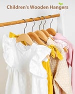 AMKUFO Bebek askıları 10 paket çocuk askıları, 12.75 inç ahşap bebek askıları-için-çocuklar, pantolon Bar ve omuz çentikleri ile ahşap çocuk askıları, doğal elbise askıları katı ve dayanıklı