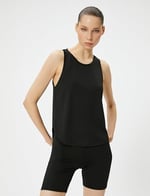 Arkası Baskılı Spor Tişört Kısa Kollu Bisiklet Yaka Yanları Yırtmaçlı - Bedenler: XS, S, M, L, XL