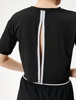 Arkası Pencere Detaylı Spor Crop Tişört Kısa Kollu Bisiklet Yaka