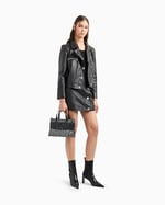 Armani Exchange Kadın Susy, kare logo, ayarlanabilir kayışlı çanta