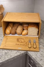 Bambu Ekmek Kutusu, Doğal Bambu Malzeme, Sürgülü Kapak, Kesim Panolu Dekoratif Tasarım, 40x25x15 cm, Dikdörtgen
