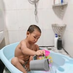 Banyo Durulama Kabı - Yumuşak Kavrama Saplı ve Akış Kontrollü Banyo Temel Kupası, Eğlenceli Banyo Zamanı için Silikon Şampuan Durulayıcı ve Banyo Sürahisi, Hediye Seçimi