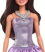 Barbie Büyüleyici Parti Bebekleri - Mor Metalik Elbiseli Esmer Payetli mor elbisesi ve gümüş rengi aksesuarlarıyla kahverengi saçlı Barbie Fashionistas bebek (234) HYT92