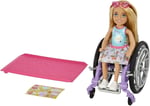 Barbie Chelsea bebek ve tekerlekli sandalye, hareketli tekerlekli, rampa, çıkartma levhası ve aksesuarları, sarı saçlı küçük bebek
