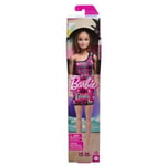 Barbie Çıkarılabilir, tek omuzlu, pembe elbisesi ve logo baskılı ayakkabılarıyla düz sarı saçlı bebek, HRH07