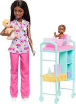 Barbie Kariyer Bebek Doktoru Oyun Seti, 2 Hasta Bebekli, Muayene Masası ve Aksesuarlar, Esmer