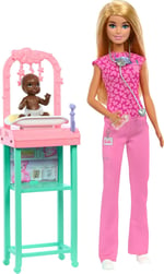 Barbie Kariyer Oyun Setleri - Doktor Bebek Çocuk Doktoru Barbie, sarışın bebek, 1 bebek figürü, mobilya ve aksesuarlar JCR72