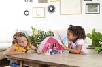 Barbie Malibu ve Brooklyn Kampta™ oyun seti 2 Barbie bebek, çadır ve aksesuarlarıyla It Takes Two™ kamp oyunu seti HGC18