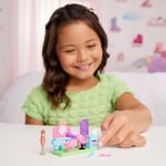 Barbie Mini BarbieLand koleksiyona uygun oyun seti, 4 cm'lik bebek, aynalı kuaför tezgahı, şampuan bölümü ve hikaye anlatımına yönelik karşılama masası ile Kuaför Salonu, JCR32