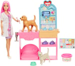 Barbie'nin Veteriner Kliniği oyun seti, pembe saçlı bebek, veteriner eşyaları ve alçıyla bandaj hazırlama hamuru dahil 10'dan fazla aksesuar, JFX93