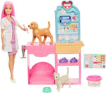 Barbie'nin Veteriner Kliniği oyun seti, pembe saçlı bebek, veteriner eşyaları ve alçıyla bandaj hazırlama hamuru dahil 10'dan fazla aksesuar, JFX93