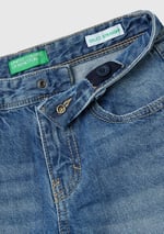Benetton Erkek Çocuk Açık Denim Arkası Logo İşlemeli 5 Cepli Düz Kesim Denim Pantolon - Seçenekler: 6-7 Yıl, 7-8 Yıl, 8-9 Yıl, 10-11 Yıl, 11-12 Yıl, 13-14 Yıl