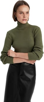 Besuche den DeFacto-Store Kadın X7912az Kazak süveter