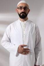 Beyaz Erkek Namaz Elbisesi V Yaka Düğmesiz Önü Açık Namaz Cübbesi