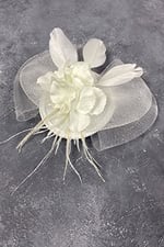 Beyaz Ortanca Çiçekli Vualet Parti Ve Nikah Şapkası Saç Aksesuarı