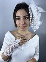 Beyaz Parmak Detaylı Gelin Eldiveni Ve Vualet Takımı