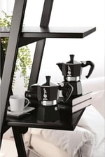 Bialetti - Moka Express Siyah: 6 Cups Ocak Üstü Espresso Pişirici - 270ml - Alüminyum Gövde - Patentli Güvenlik Valfi - Tüm Ocak Türleri İçin Uygundur (İndüksiyon Hariç)