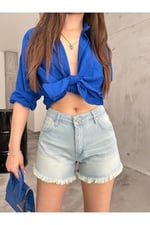 BİKELİFE Kadın Kar Yıkama Soluk Efektli Beş Cep Yüksek Bel Paçası Püsküllü Denim Şort-1