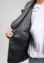Biker Yaka Siya Suni Deri Ceket Fitted/Vücuda Oturan Kesim 1110221-900