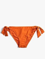 Bikini Altı Normal Bel Yanları Bağlama Detaylı
