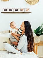 BIUBEE Ebeveynler için 5 Katlanır Sonogram Resim Çerçevesi - 11,9 cm × 17,3 cm Bebek Ultrason Resim Çerçevesi Doğal Ahşap Sonogram Hamilelik Çerçevesi Hamile Anne Hediyeleri için Bebek İlk Fotoğraf Çe