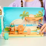 Bluey 3'ü 1 Arada Dönüştüren Uçak Oyun Seti, Bir Uçaktan Bir Tatil Köyüne ve Tekneye Dönüşür! 27 inç/70 cm Genişliğinde Tatil Köyü Oyun Seti, 25'ten Fazla Ses ve İfadeye Açılır