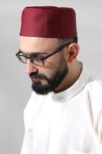 Bordo Kapitone Elif Vav Nakışlı Kalıp Namaz Takkesi