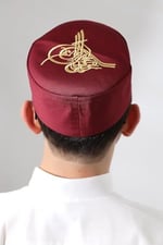 Bordo Kapitone Osmanlı Tuğrası Nakışlı Kalıp Namaz Takkesi