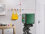 Bosch Home & Garden Quigo Plus Çapraz Çizgi Lazeri (+- 0,8 mm Hassasiyet, 6 sn. Otomatik Nivelman Süresi, 2 x AA Pil, 1,1 mm Alüminyum Sehpa, Hedef Tahtası, Karton Kutu)