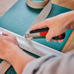 Bosch Kırma bıçağı 18 mm, 10 adet (maket bıçağı/maket bıçağı için yedek bıçaklar; yüksek kaliteli SK5 çelik; bıçak boyutu 18 mm; 7 kırma parça; saklama kutusu)