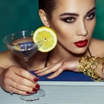 Bravario Plastik Martini Bardakları, Kırılmaz Üstün Kaliteli İçecek Takımı, Tritan Yeniden Kullanılabilir Coupe Cam Eşyaları, BPA İçermeyen Bulaşık Makinesinde Yıkanabilir Bardaklar, 8 oz 4'lü Set