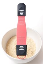 Busstier Ayarlanabilir Ölçü Kaşığı, Hassas Protein Tozu ve Kahve Ölçeği, Sürgülü Mekanizmalı Gramaj Ayarlayıcı, Çok Amaçlı Baharat Tuz ve Bebek Maması Ölçüm Seti, Yer Kaplamayan Pratik Mutfak Aleti