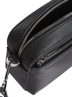 Calvin Klein CK MUST DBL STRAPS CAMERA BAG W Kadın Çanta, Siyah, Tek Beden