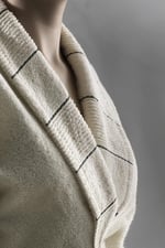 Carmine Robe Cream - Ekstra Yumusak, Modern ve Ozel Tasarim%100 Pamuk unisex SALYAKA Bornoz