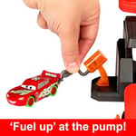 Cars Karanlıkta Parlayan Yarışçılar Pist Seti HPD80