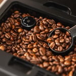 Cecotec Cremmaet Latte Touch süper otomatik kahve makinesi 19 bar, termoblok, 12 içecek, 4 profil, su 1,1 l ve 400 ml süt, TFT ekran, konik değirmeni, otomatik temizleme, yükseklik ayarlanabilir